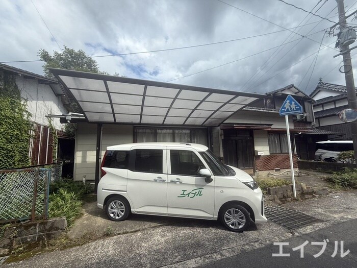 物件外観写真3　(駐車場)