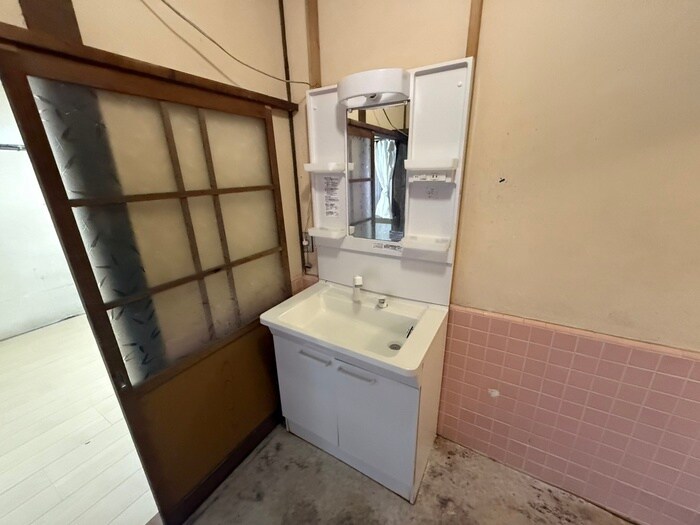 物件内観写真8　(洗面)