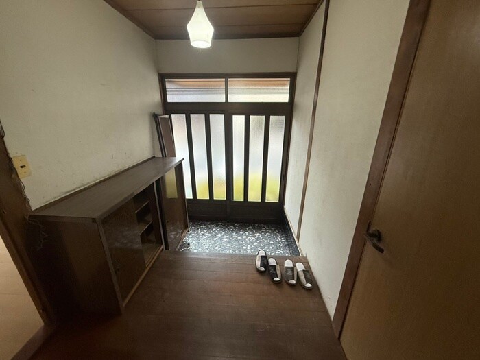 物件内観写真19　(玄関)