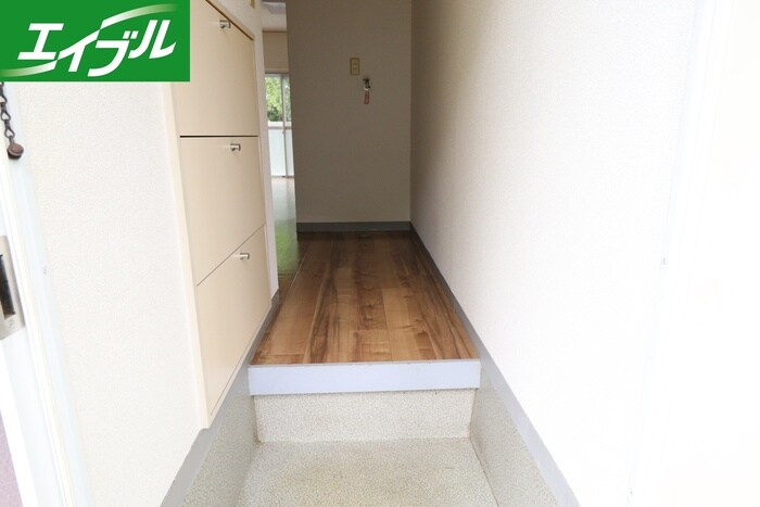 物件内観写真13　(玄関)