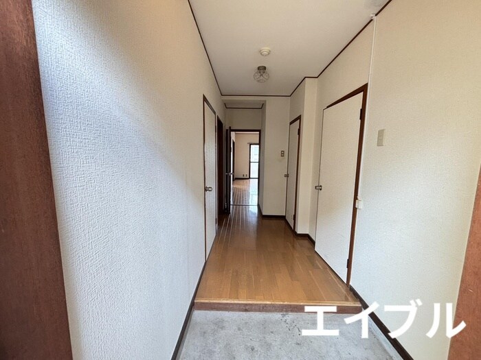 物件内観写真15　(玄関)