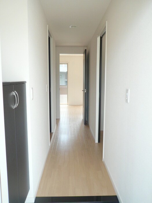 物件内観写真5　(廊下)