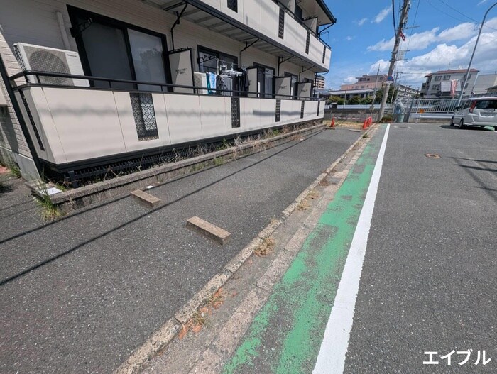 物件外観写真5　(駐車場)