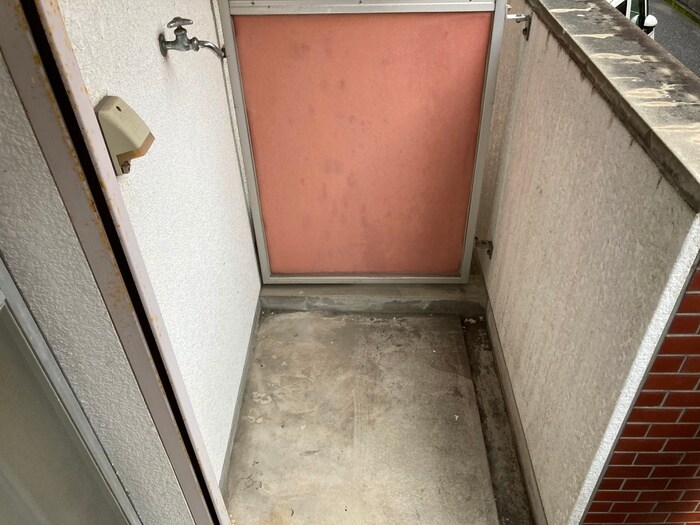 物件内観写真15　(洗濯機置場)