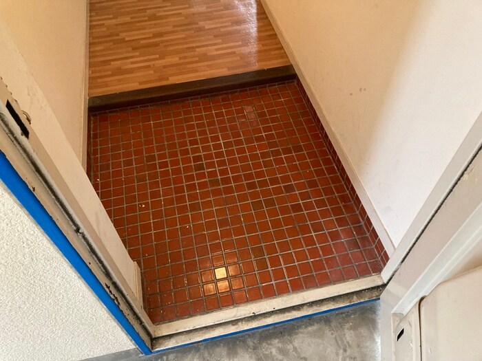 物件内観写真16　(玄関)
