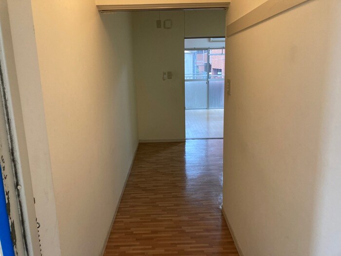 物件内観写真17　(廊下)