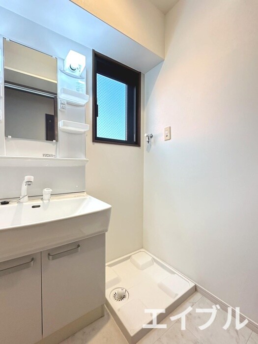 物件内観写真12　(洗濯機置場)