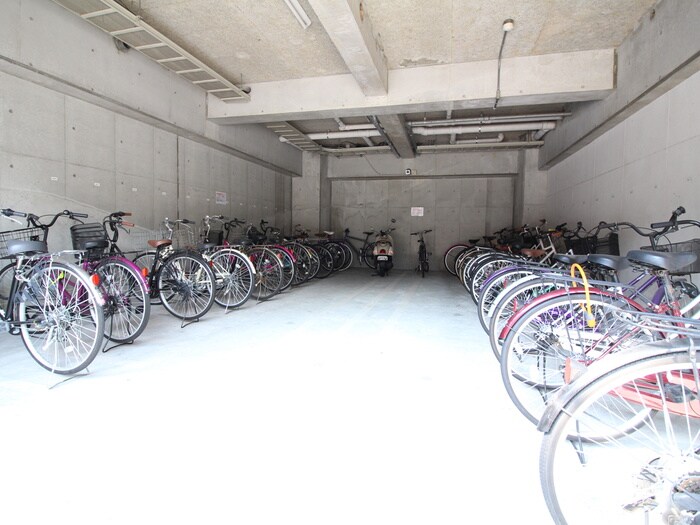 物件外観写真3　(駐輪場)