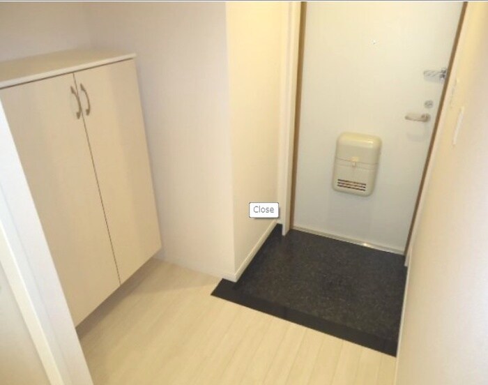 物件内観写真6　(玄関)