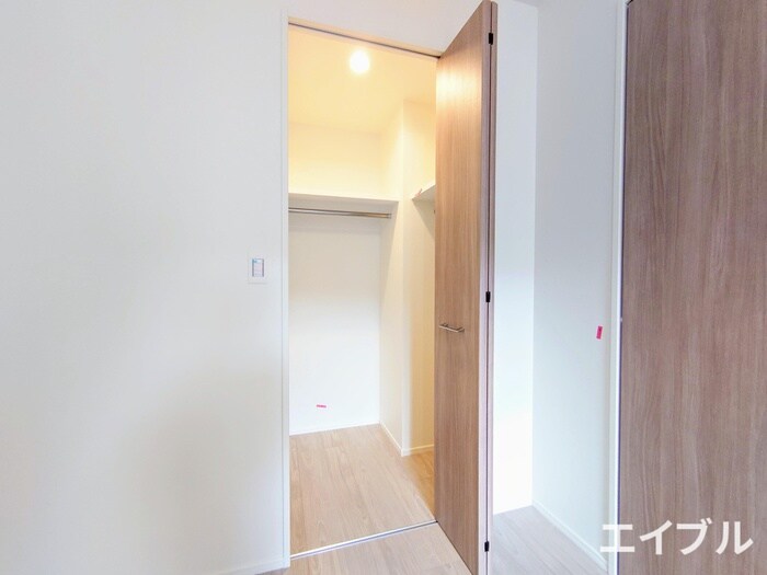 物件内観写真13　(収納)