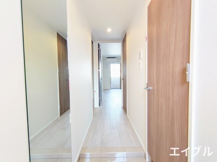 物件内観写真19　(廊下)