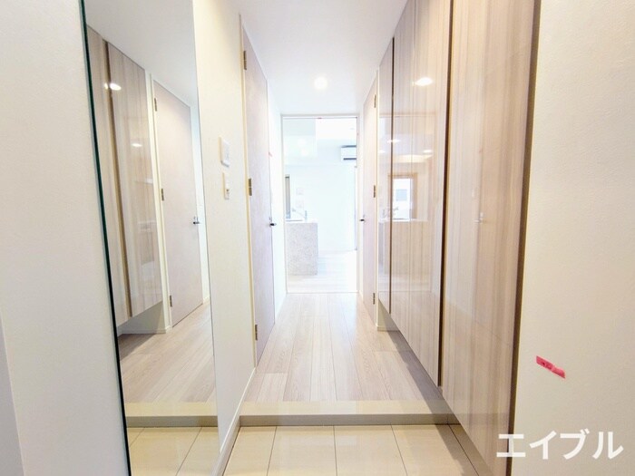 物件内観写真14　(玄関)