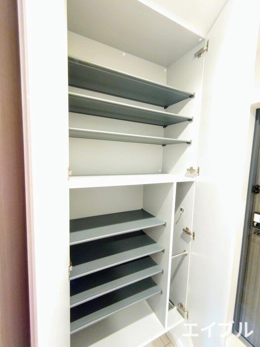 物件内観写真15　(靴箱)