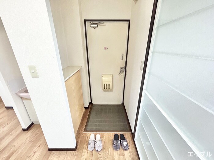 物件内観写真10　(玄関)