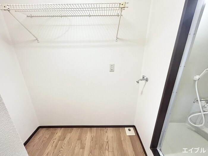 物件内観写真15　(洗濯機置場)