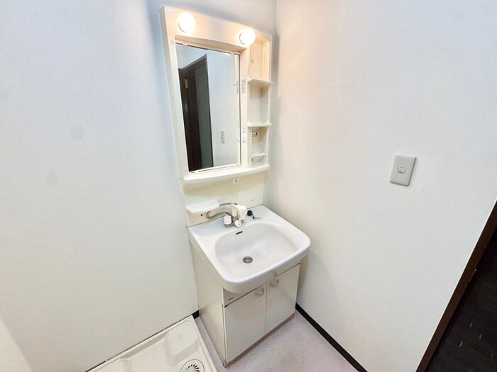 物件内観写真8　(洗面)