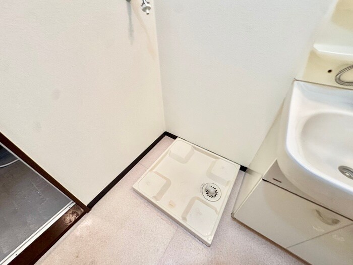 物件内観写真9　(洗濯機置場)