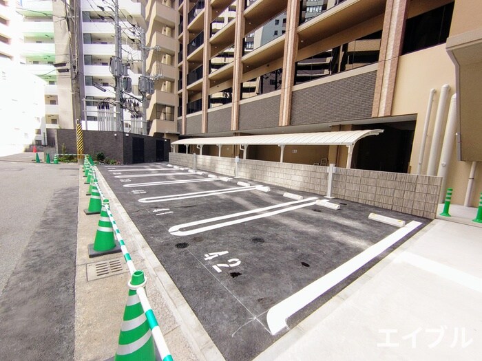 物件外観写真4　(駐車場)