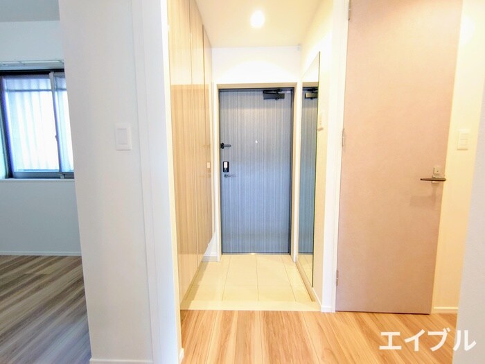 物件内観写真15　(玄関)
