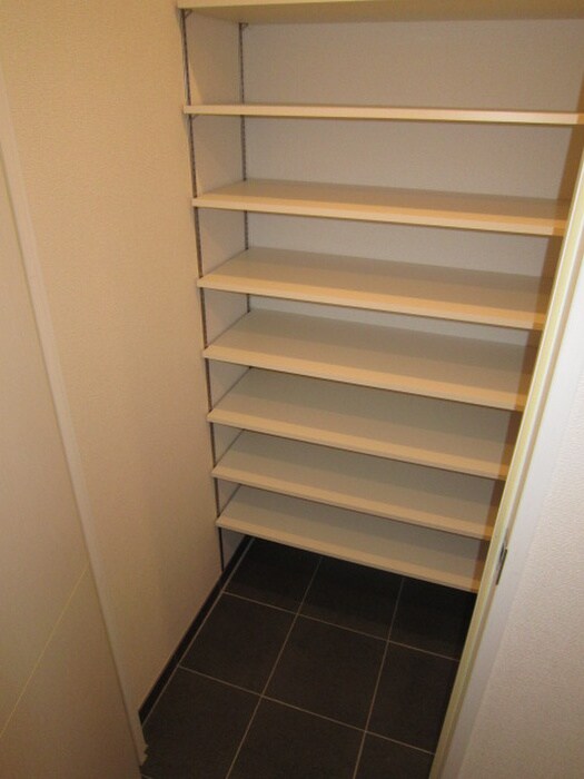 物件内観写真16　(靴箱)