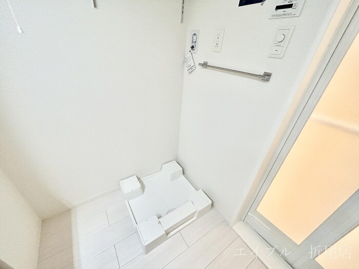 物件内観写真9　(洗濯機置場)