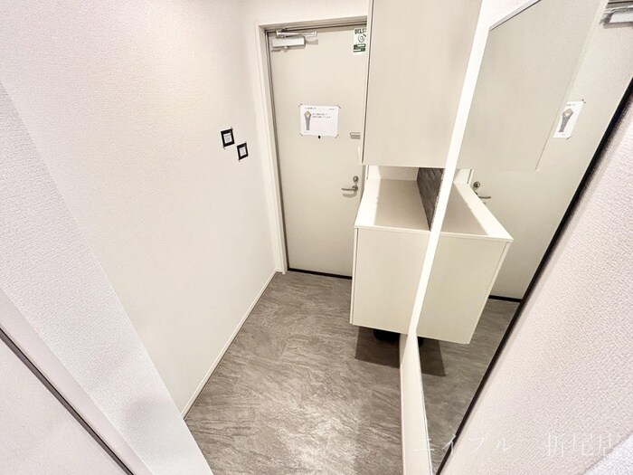 物件内観写真11　(玄関)