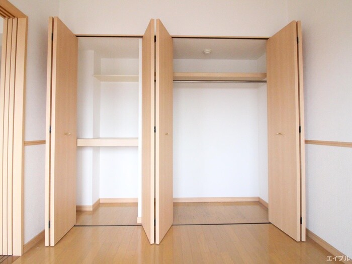 物件内観写真12　(収納)