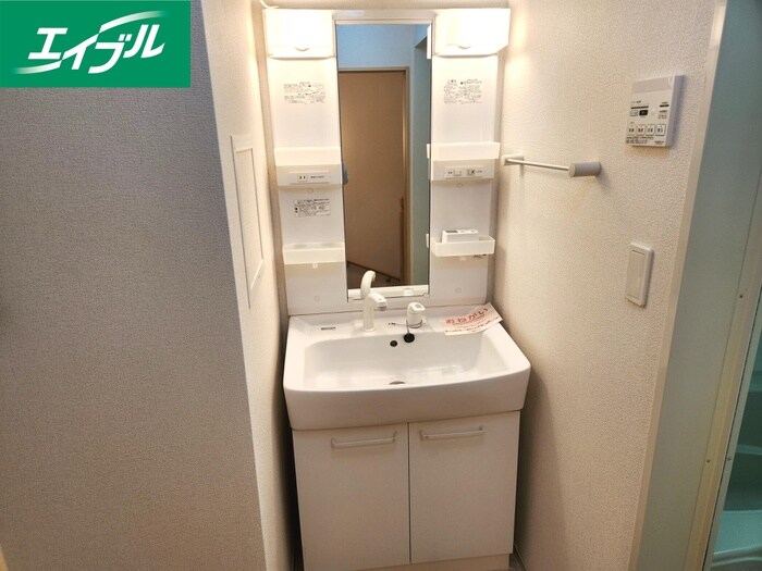 物件内観写真12　(洗面)