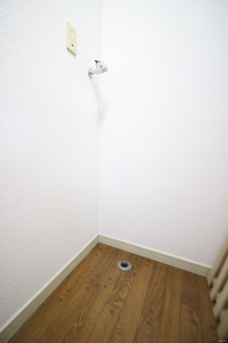 物件内観写真18　(洗濯機置場)