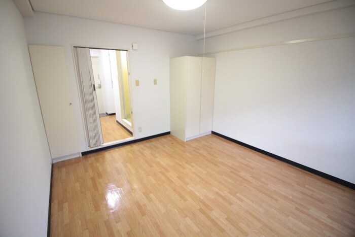 物件内観写真9　(居室)