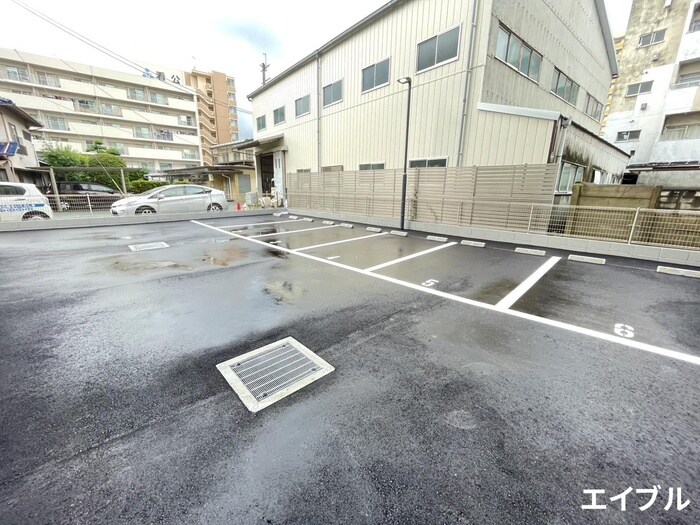 物件外観写真2　(駐車場)