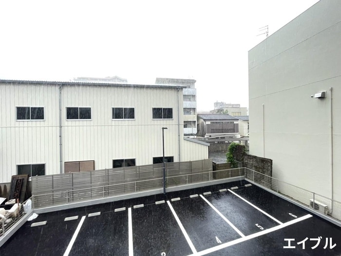 物件内観写真16　(室内からの展望)