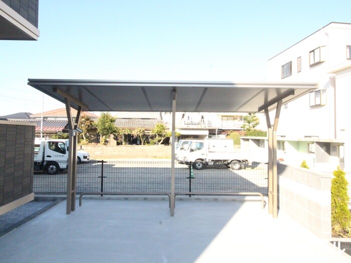 物件外観写真4　(駐輪場)