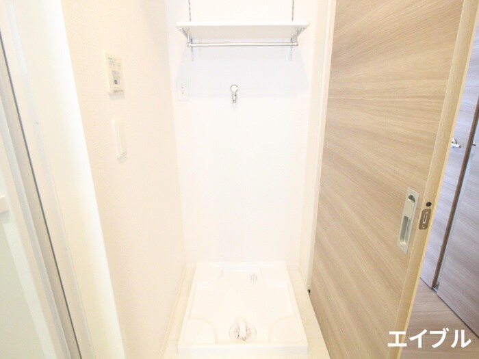 物件内観写真11　(洗濯機置場)