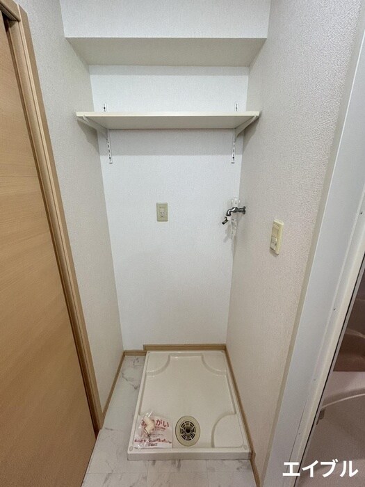 物件内観写真15　(洗濯機置場)