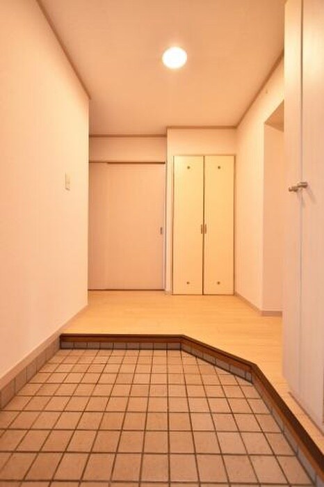 物件内観写真15　(玄関)