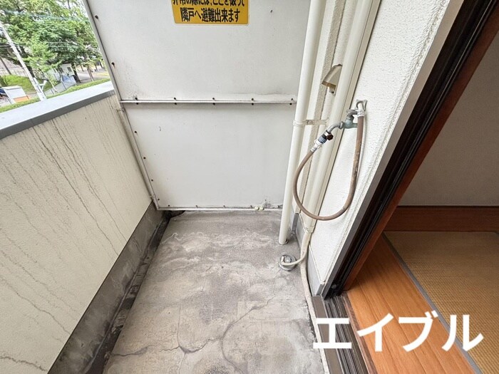 物件内観写真12　(洗濯機置場)