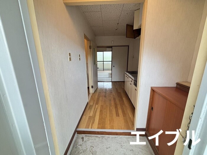 物件内観写真16　(玄関)