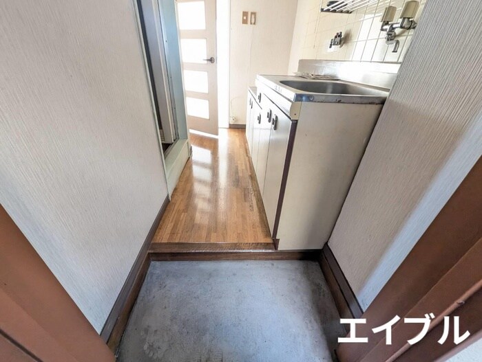 物件内観写真16　(玄関)