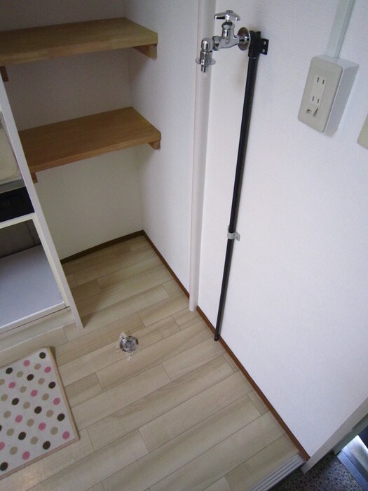 物件内観写真12　(洗濯機置場)