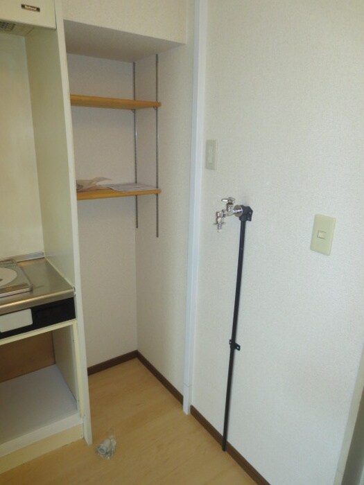 物件内観写真13　(洗濯機置場)