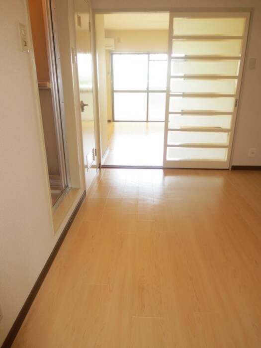 物件内観写真18　(廊下)