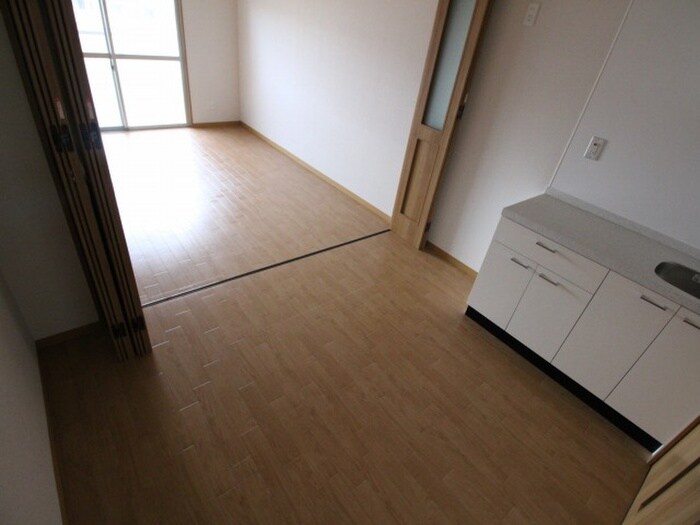 物件内観写真8　(居室)