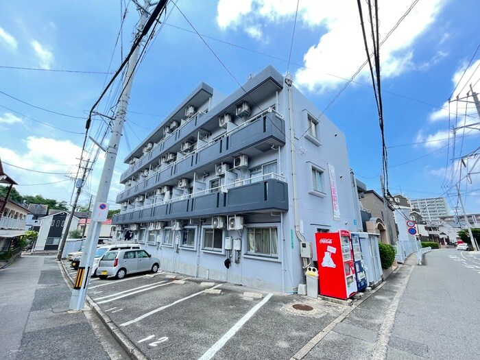 物件外観写真2　(駐車場)