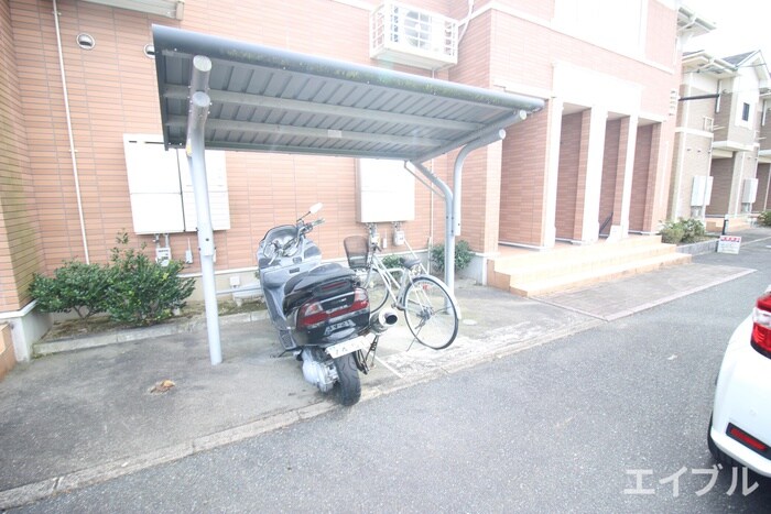 物件外観写真6　(駐輪場)