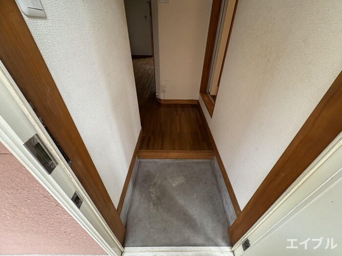 物件内観写真14　(玄関)