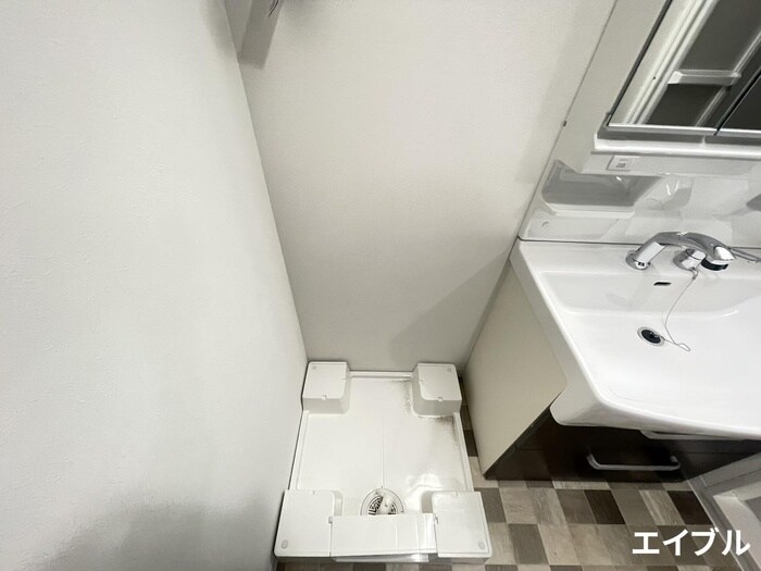 物件内観写真10　(洗濯機置場)