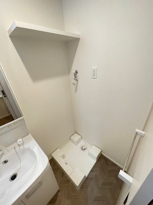 物件内観写真15　(洗濯機置場)