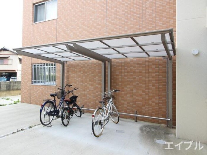 物件外観写真4　(駐輪場)
