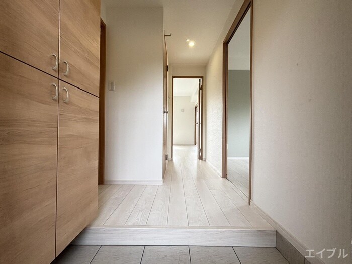 物件内観写真16　(廊下)